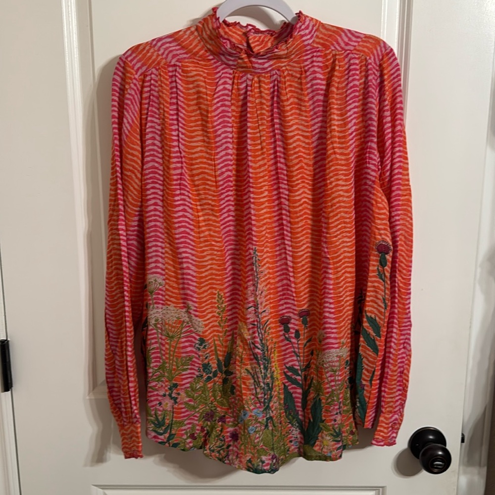 Gorgeous blouse perfect for spring